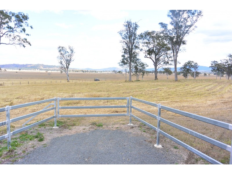 12 Cryna Road, Beaudesert QLD 4285