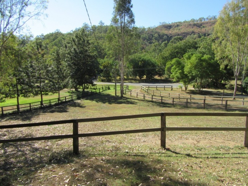 27 Smales Close, Kooralbyn QLD 4285