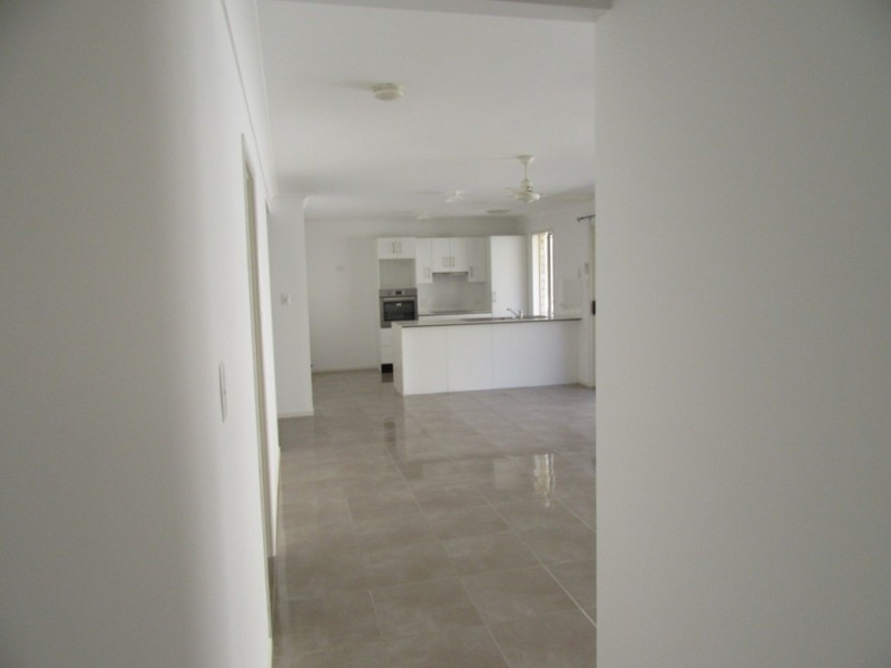 27 Smales Close, Kooralbyn QLD 4285