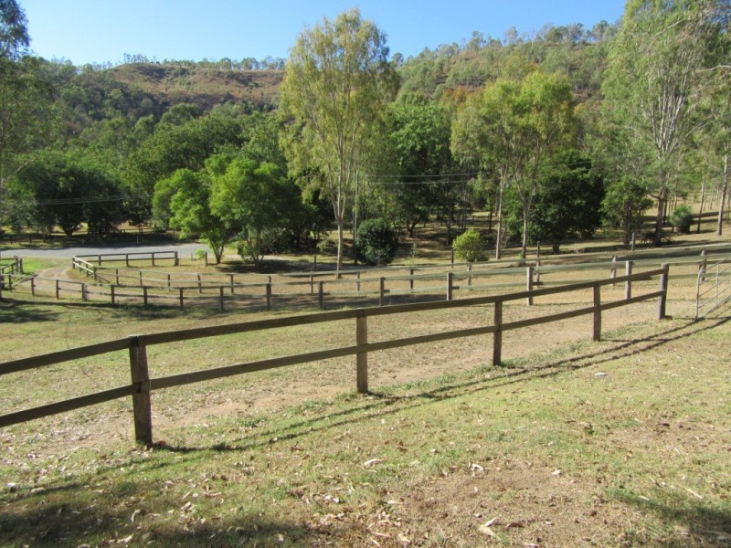 27 Smales Close, Kooralbyn QLD 4285