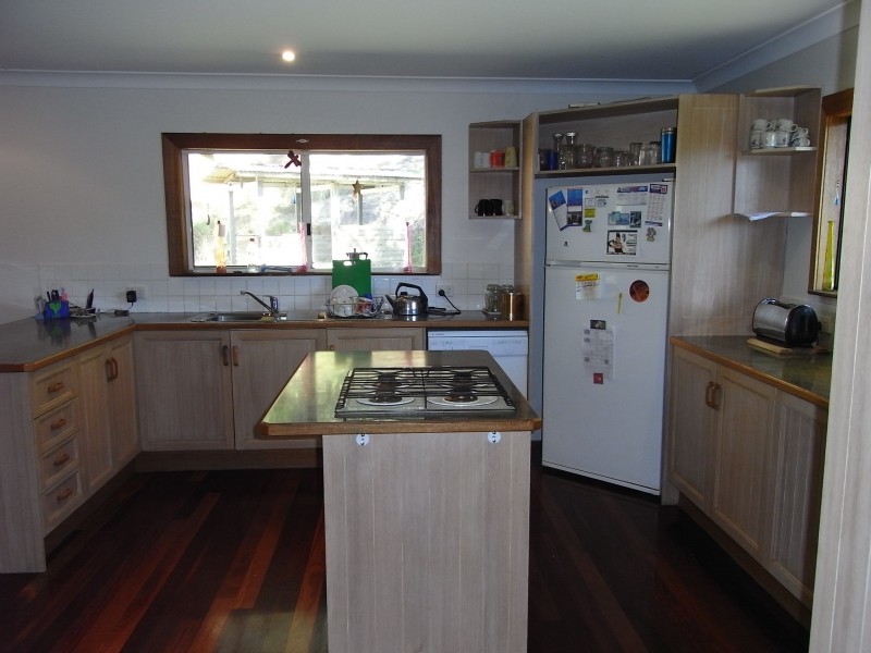 Hunchy QLD 4555