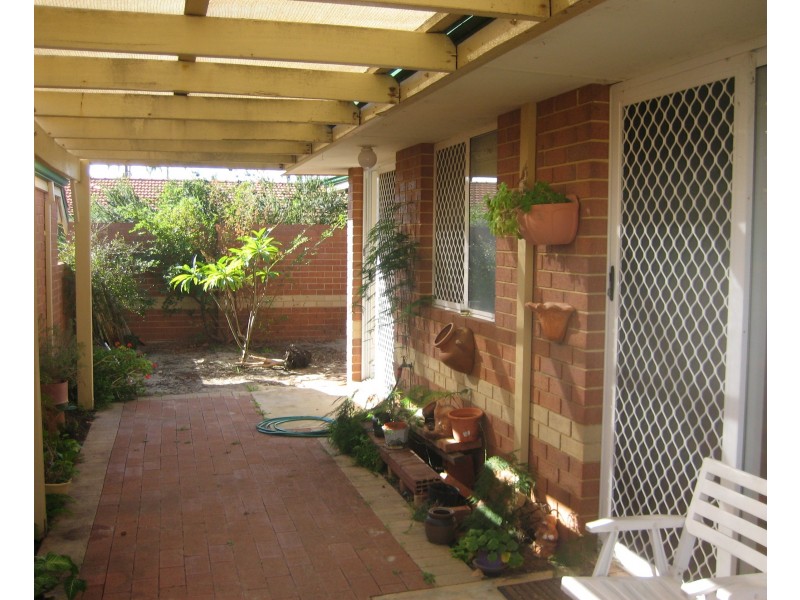 2/11 ELVIRE STREET, Midland WA 6056