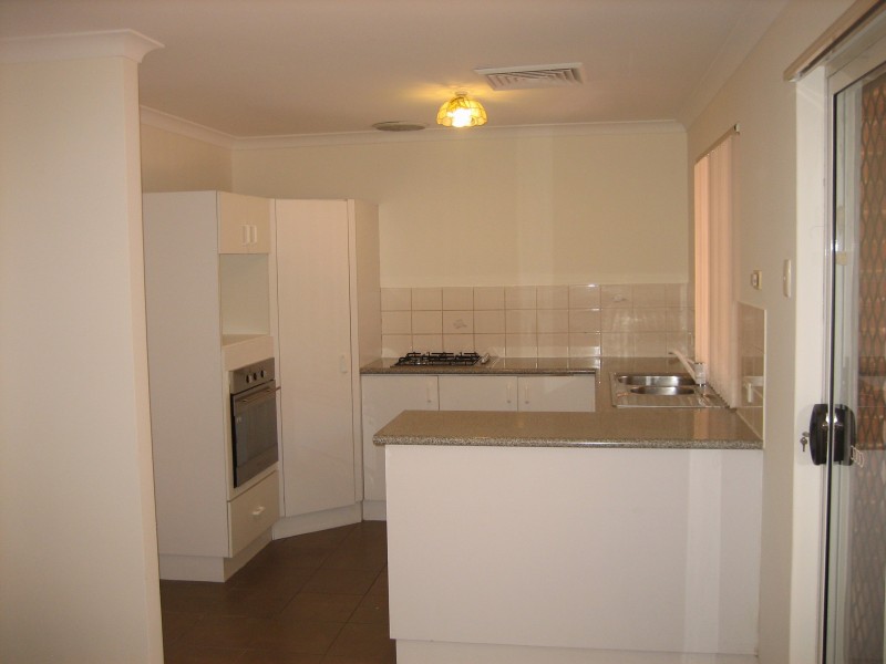 5/11 ELVIRE STREET, Midland WA 6056