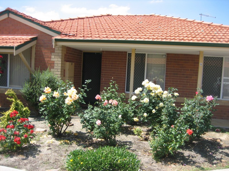 5/11 ELVIRE STREET, Midland WA 6056