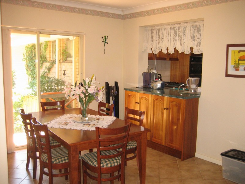 2 WOODBRIDGE DRIVE, Greenmount WA 6056