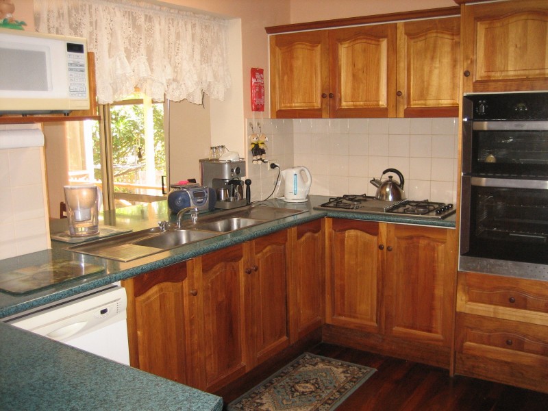 2 WOODBRIDGE DRIVE, Greenmount WA 6056