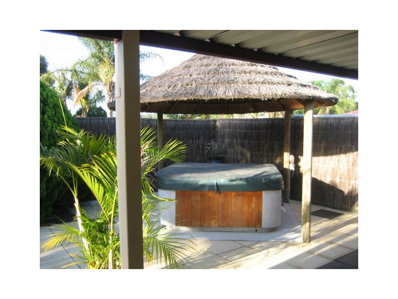 37 Markham Way, Swan View WA 6056