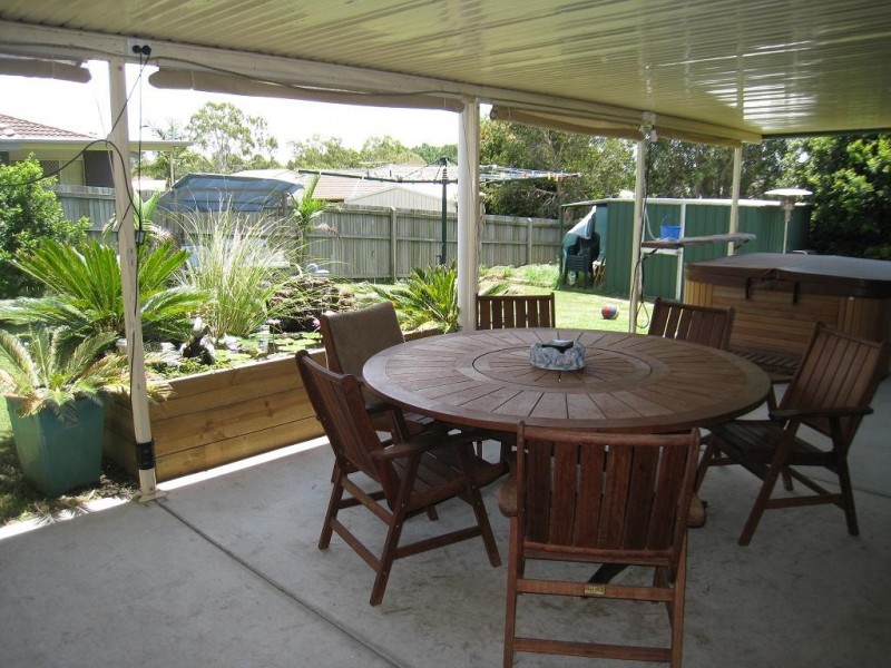 Rothwell QLD 4022