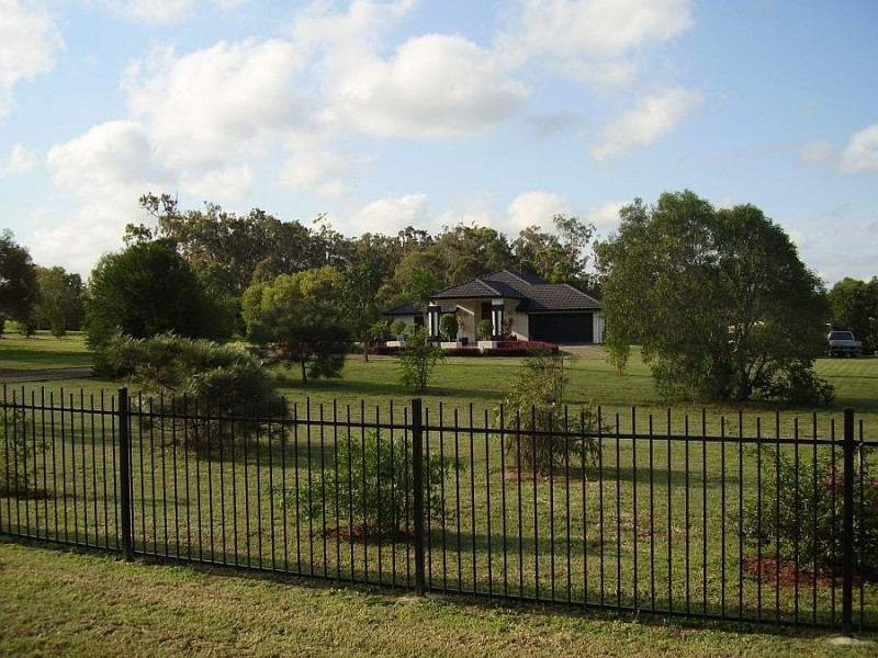 24 Lorna Crescent, Gladstone QLD 4680