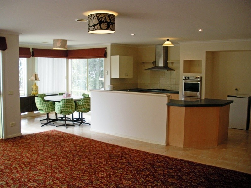 68 fullwood drive, Sunbury VIC 3429