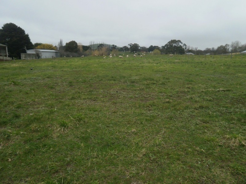 1/6 Kilmore Road, Lancefield VIC 3435
