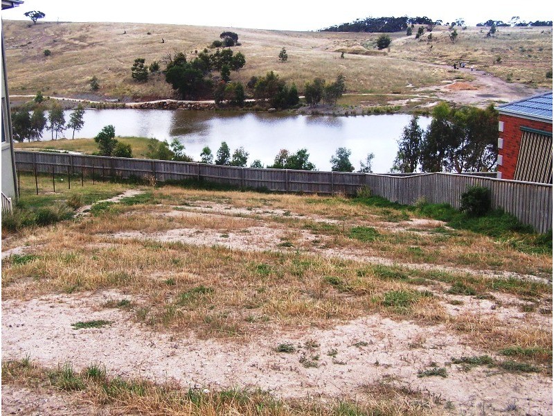 6 Riverview Terrace, Sunbury VIC 3429