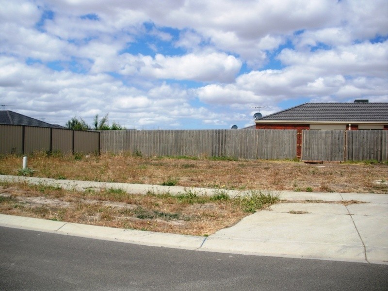 50 Sorbonne Drive, Sunbury VIC 3429