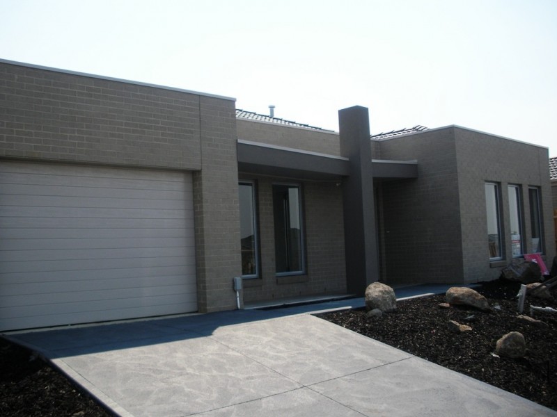 22 keith Avenue, Sunbury VIC 3429