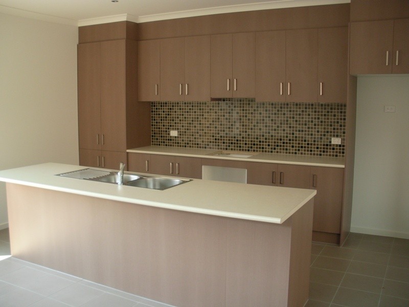 22 keith Avenue, Sunbury VIC 3429