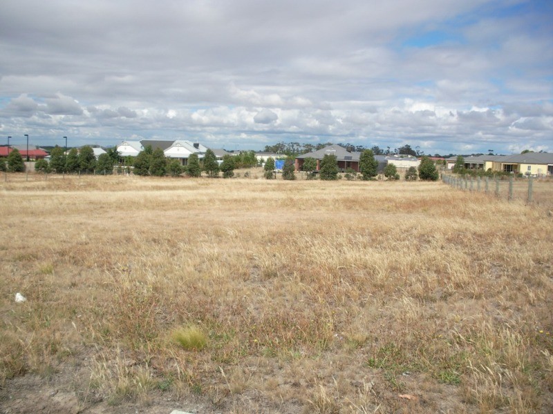 43 HIGHGROVE DRIVE, Sunbury VIC 3429