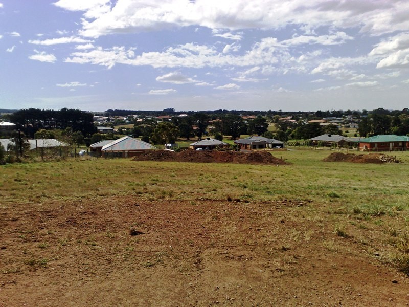 42 shaw drive, Romsey VIC 3434