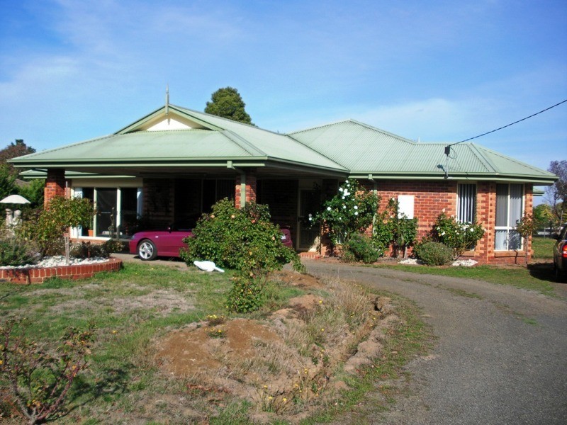 59 METCALFE DRIVE, Romsey VIC 3434