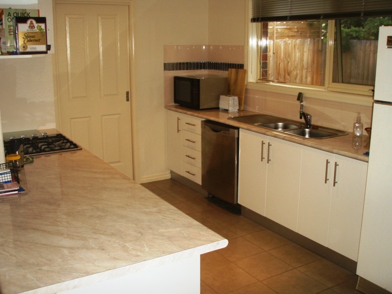 2/7 Riddell Road, Sunbury VIC 3429