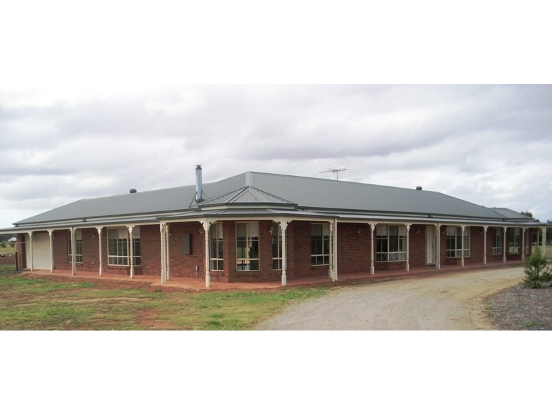 2 Garrard Court, Melton South VIC 3338