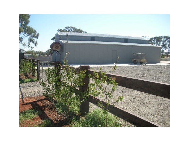 3 Garrard Court, Melton South VIC 3338