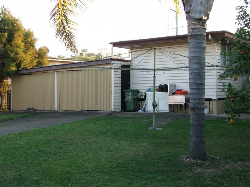 16 Stafford St, Booval QLD 4304