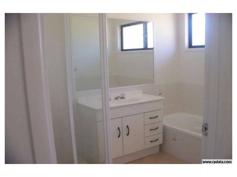 55 Bangalow St, Russell Island QLD 4184