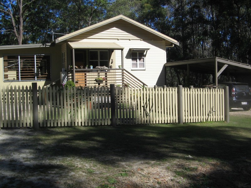 14 Cook St, Russell Island QLD 4184