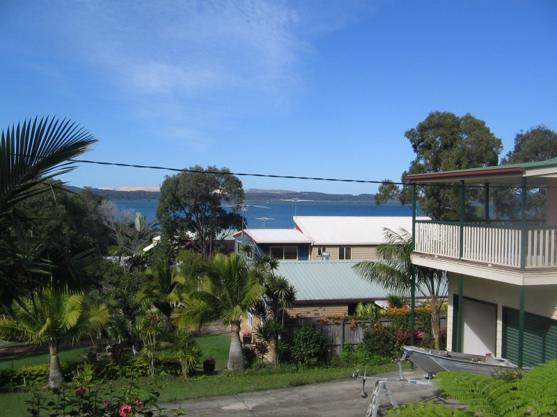 8 Mawarra St, Macleay Island QLD 4184