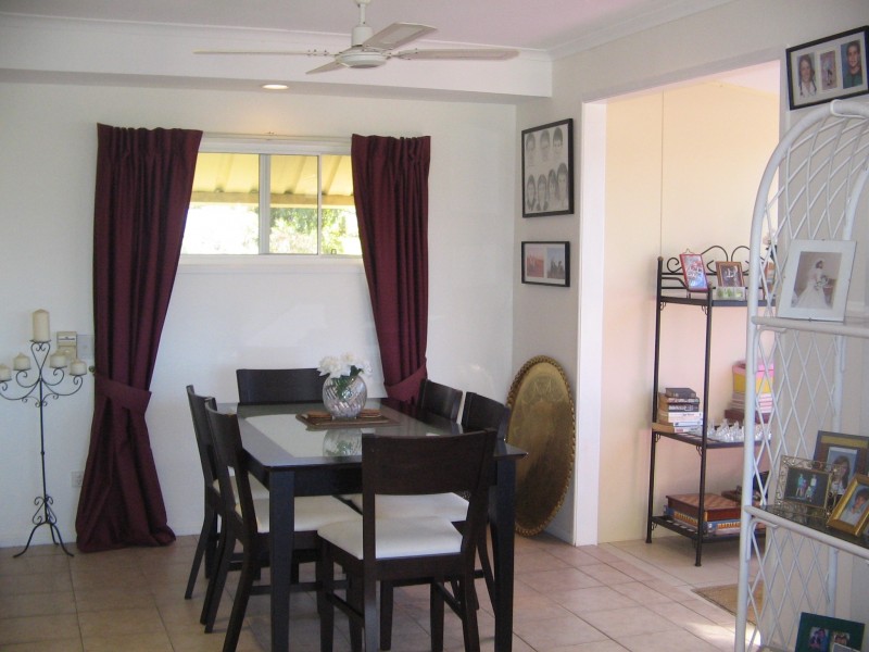 8 Mawarra St, Macleay Island QLD 4184