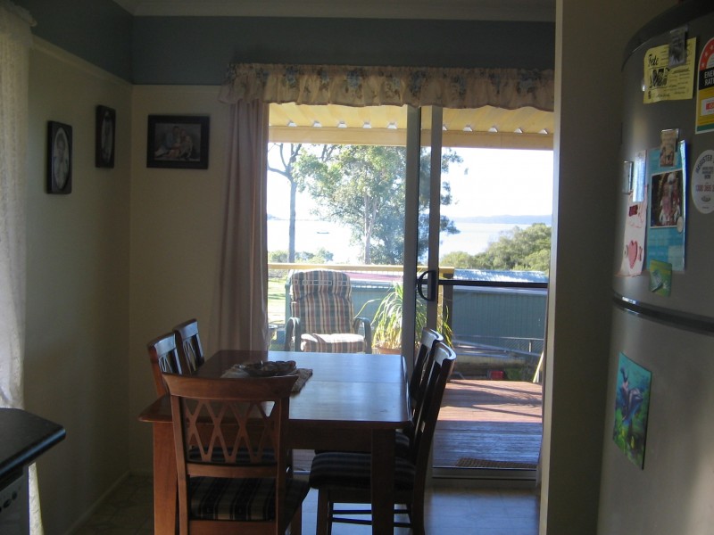 37 Wilma Cres, Russell Island QLD 4184