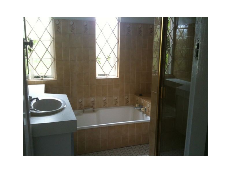 499 Old Cleveland Rd, Camp Hill QLD 4152