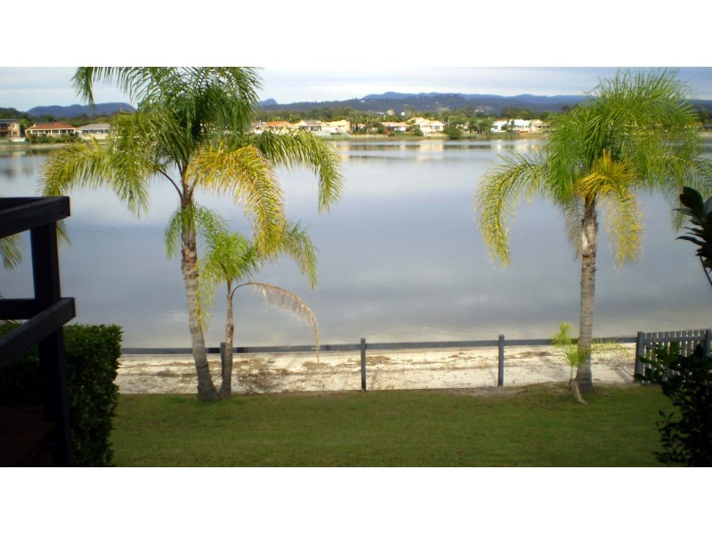 26 Auk Ave, Burleigh Waters QLD 4220