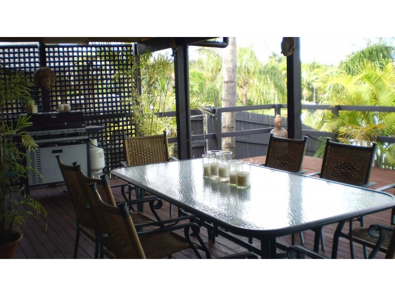 26 Auk Ave, Burleigh Waters QLD 4220
