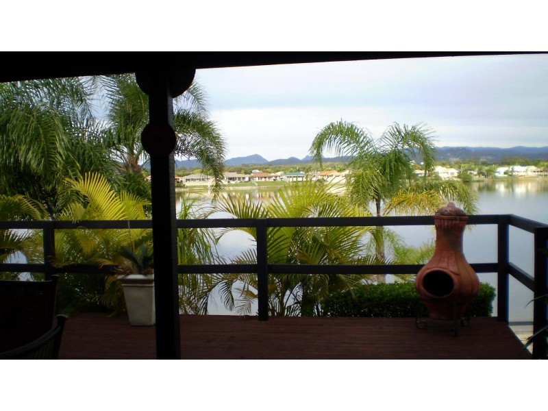 26 Auk Ave, Burleigh Waters QLD 4220
