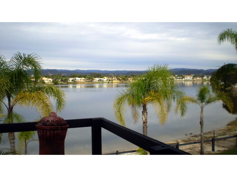 26 Auk Ave, Burleigh Waters QLD 4220