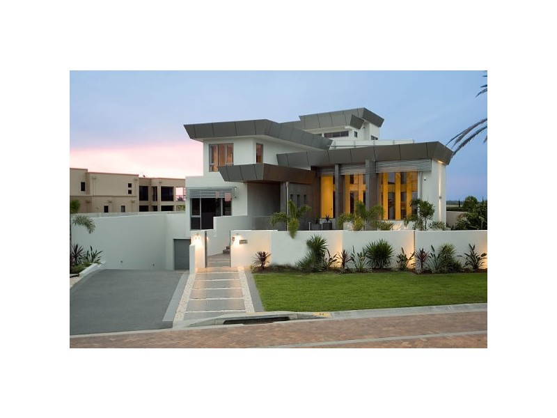 64 Sovereign Mile, Paradise Point QLD 4216