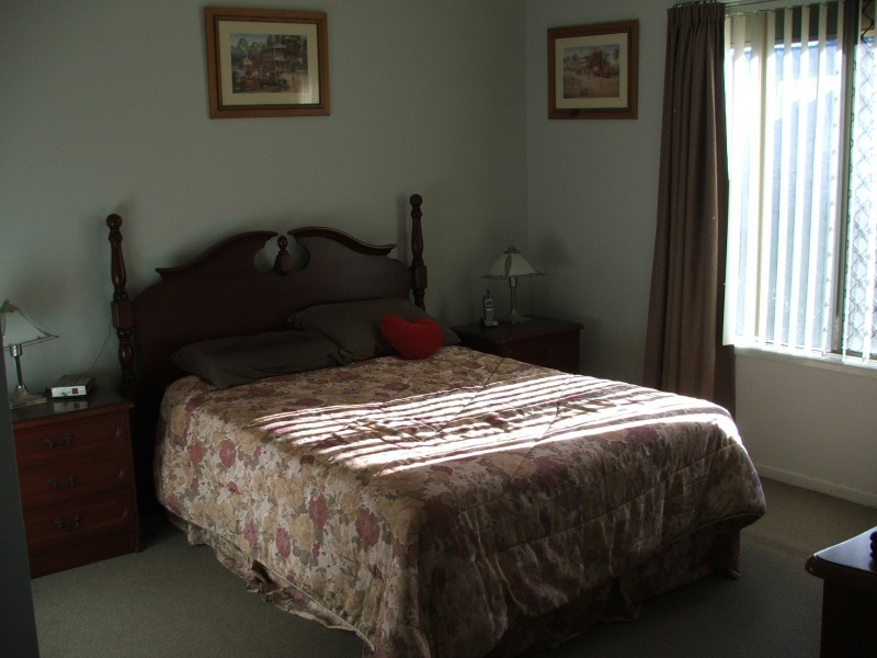 16 Mikaela  Crt, Kallangur QLD 4503