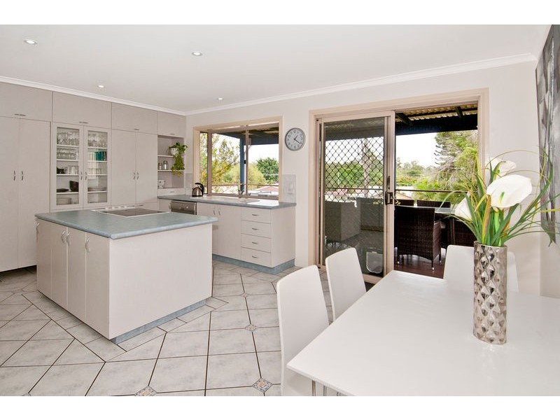 5 Nigel St, Redbank Plains QLD 4301