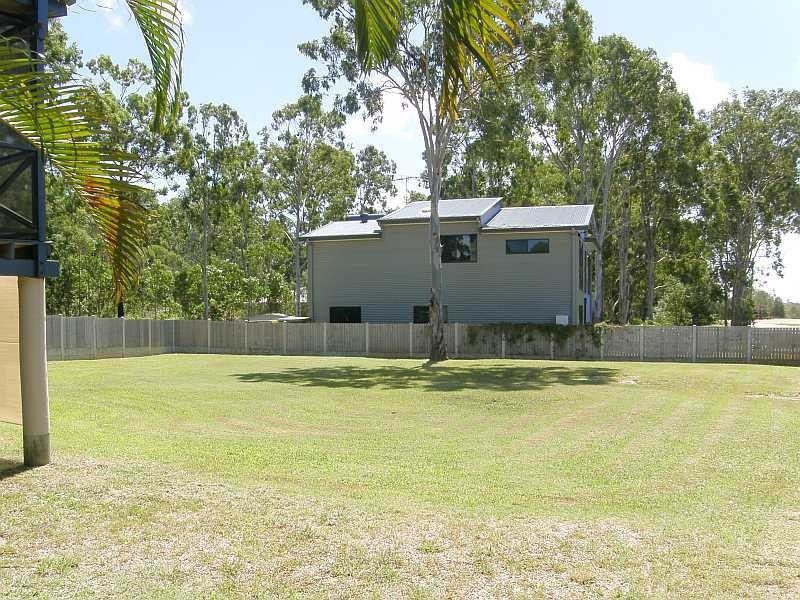 46-48 Wahine St, Russell Island QLD 4184