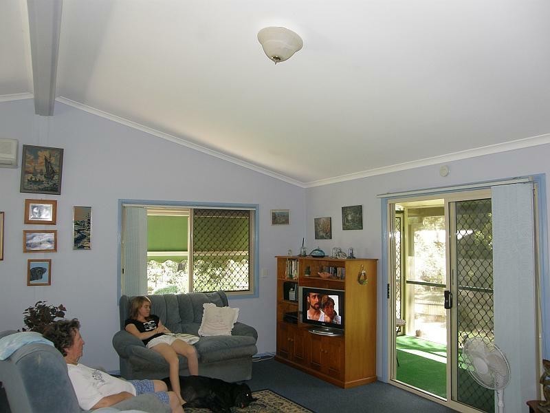 4 Leilani Ave, Russell Island QLD 4184