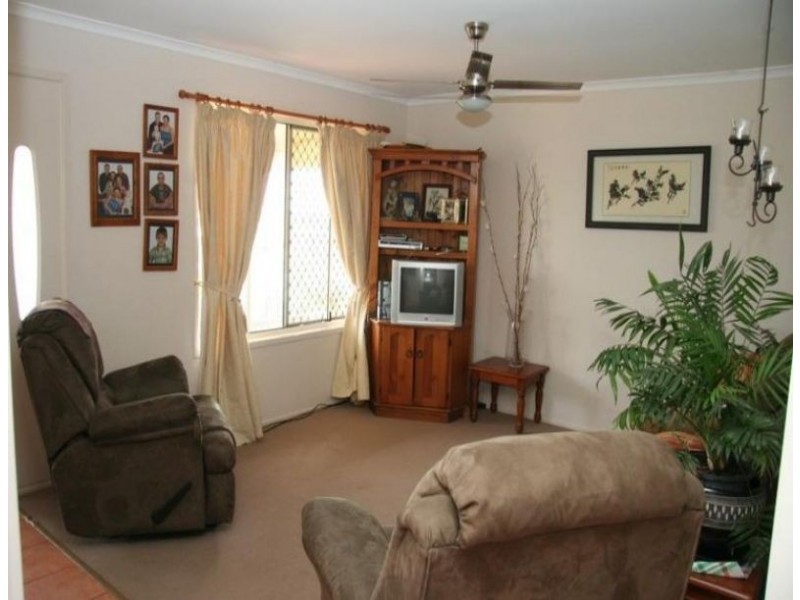 27 Bottlebrush St, Kingaroy QLD 4610