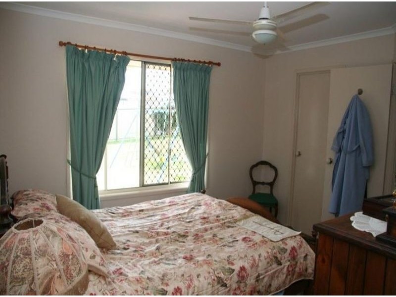 27 Bottlebrush St, Kingaroy QLD 4610