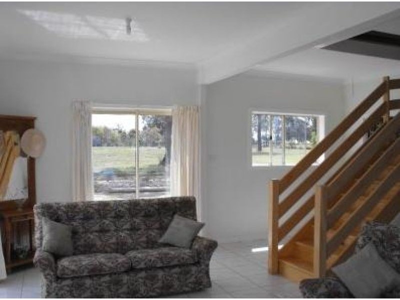 97 Elouera Drive, Nanango QLD 4615