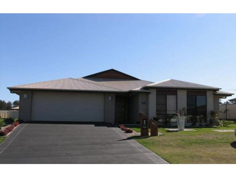 38 Bottlebrush St, Kingaroy QLD 4610