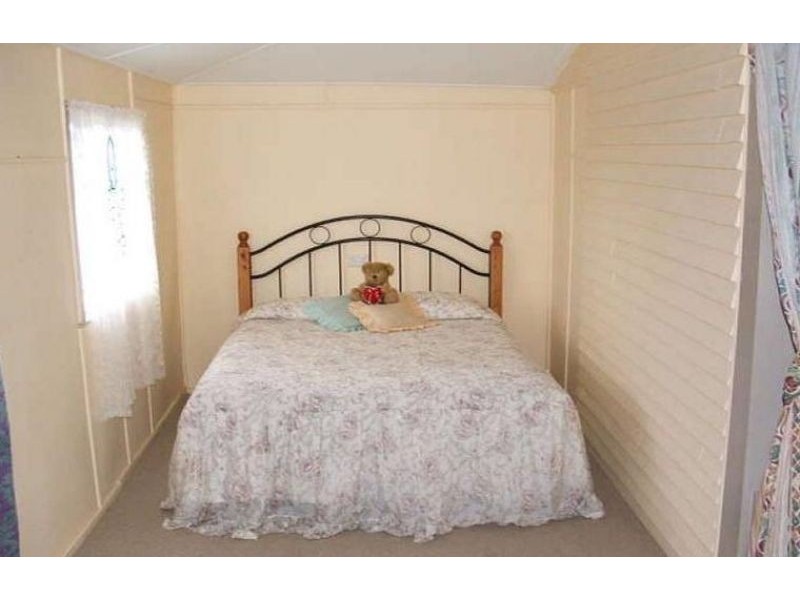 10 Corbett Street, Nanango QLD 4615