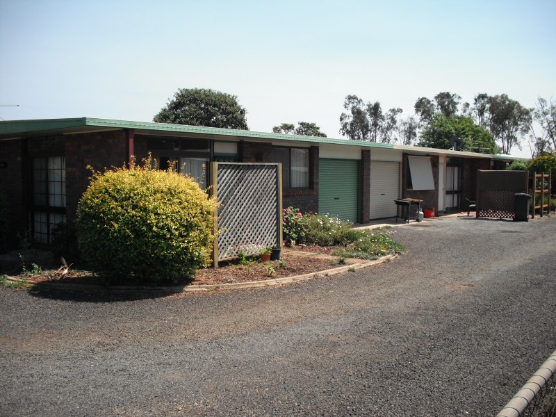 2/4 BOOTH ST, Kingaroy QLD 4610