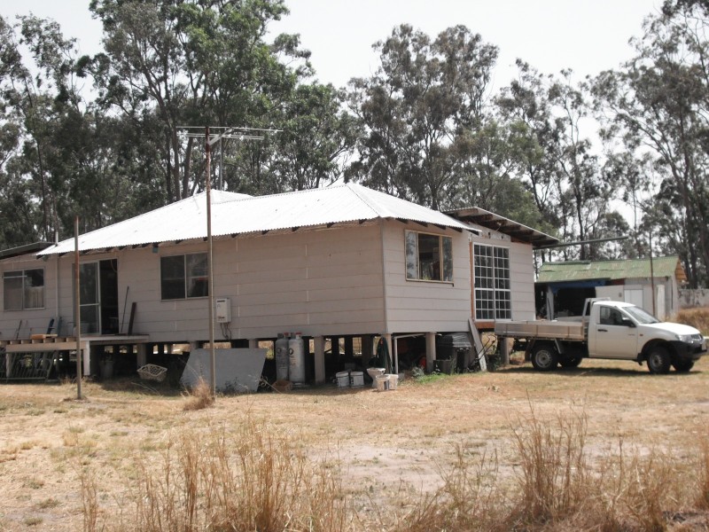 39 PARKER RD, Ellesmere QLD 4610