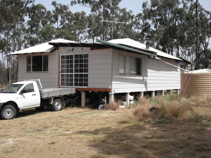 39 PARKER RD, Ellesmere QLD 4610