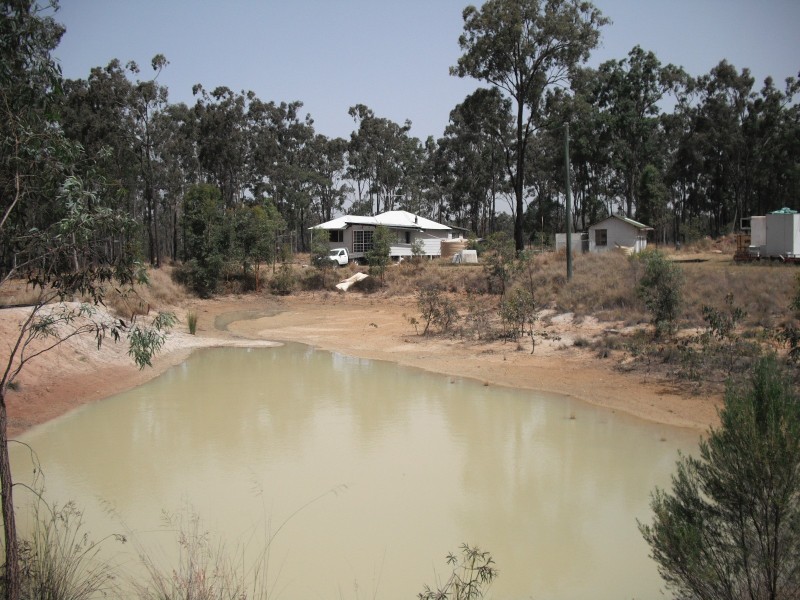39 PARKER RD, Ellesmere QLD 4610